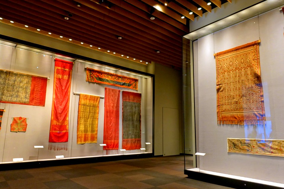 Textile exhibits - Tokyo National Museum - Tokyo, Japan - DSC08829