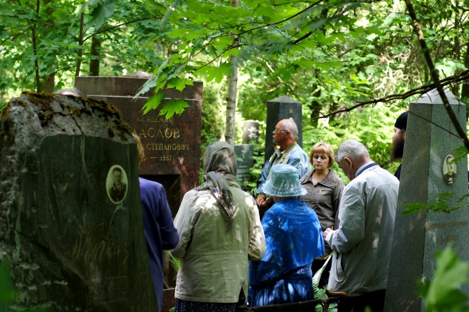 The grave of Academician Maslov
