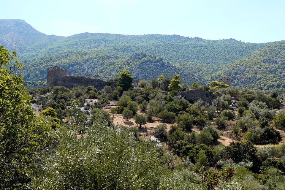 The fortifications of the Castle of Aigisthena on August 27, 2020