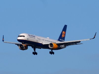 TF-FIR, landing at Schiphol on 2Feb2014 pic31