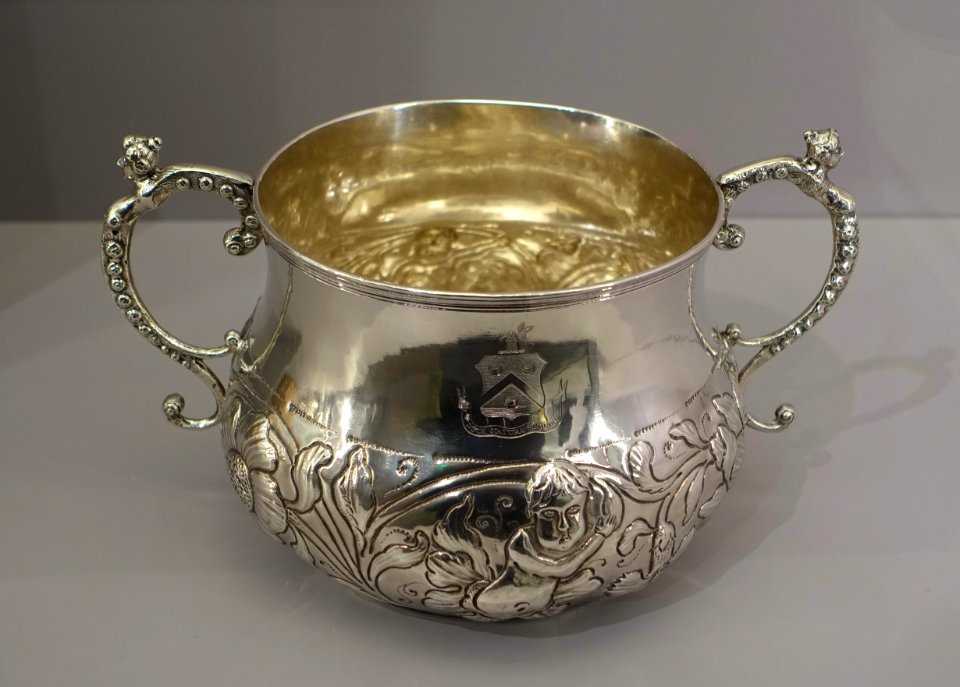 The Holyoke Caudle Cup, by John Coney, c. 1690, silver - Fogg Art Museum, Harvard University - DSC02041