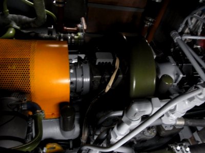 TG16M-001 interior - compressor