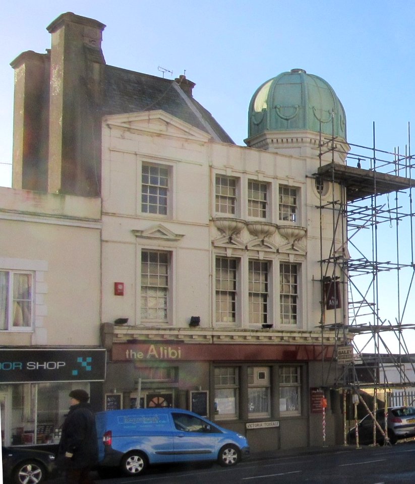 The Alibi pub, 22 Victoria Terrace, Kingsway, Hove (January 2017) (2)