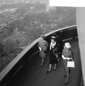 Thailands vorstenpaar bezoekt Euromast te Rotterdam, Bestanddeelnr 911-7047