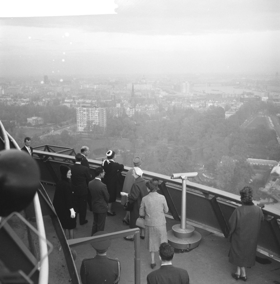 Thailands vorstenpaar bezoekt Euromast te Rotterdam, Bestanddeelnr 911-7045
