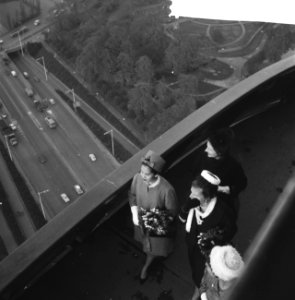 Thailands vorstenpaar bezoekt Euromast te Rotterdam, Bestanddeelnr 911-7052