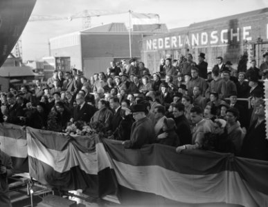 Tewaterlating NDSM Grieks schip Proteus, Bestanddeelnr 906-8424