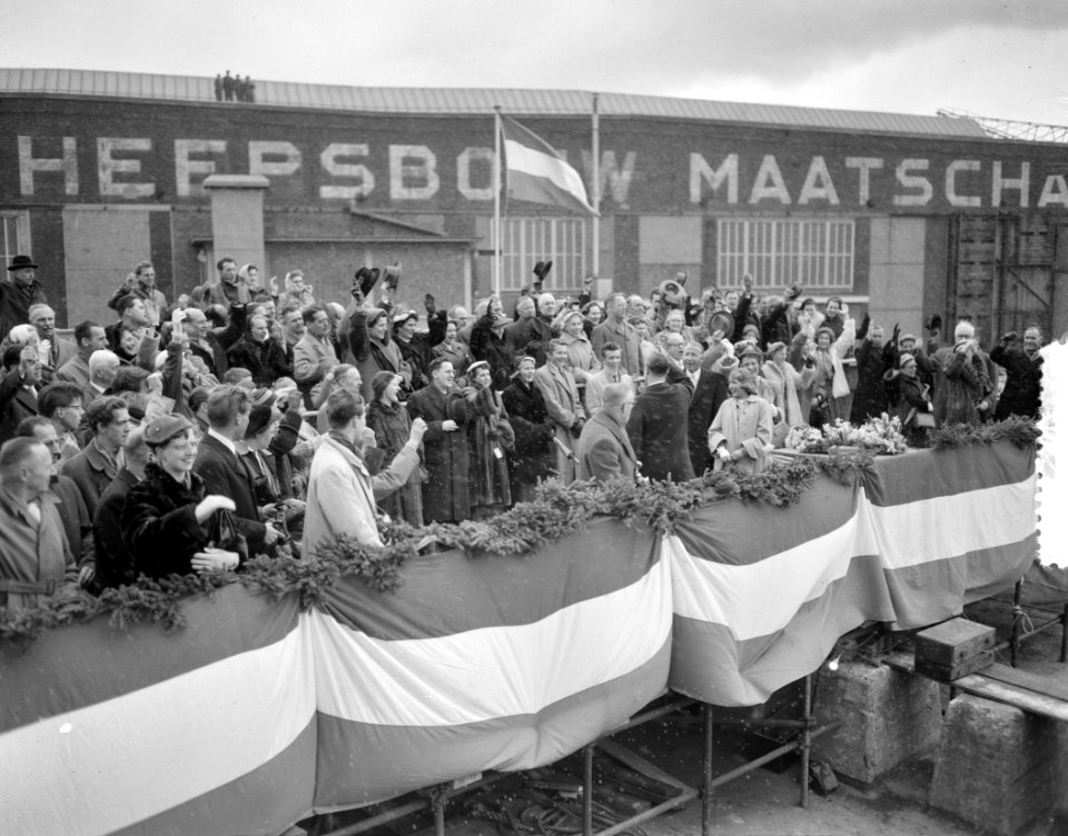 Tewaterlating NDSM Astrid Naess, Bestanddeelnr 907-6816