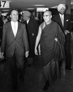 The 14th Dalai Lama of Tibet on 7 October 1973 in the Netherlands, from- Dalai Lama komt aan op Schiphol, Bestanddeelnr 926-7336 (cropped)