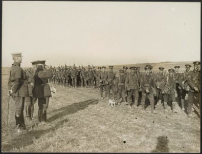 The 3rd Canadian Infantry Battalion marching past Major General Sir Sam Hughes, , Bestanddeelnr 158-2860