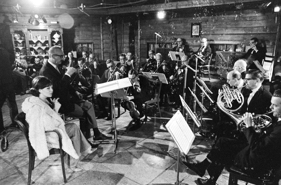 Thérèse Steinmetz tijdens repetitie voor Nederlands Songfestival, Bestanddeelnr 920-1003