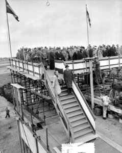 Tewaterlating Munttoren bij C van der Giessen & Zoonen's Scheepswerven NVte, Bestanddeelnr 908-0059