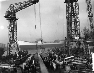 Tewaterlating Ms. Pensa bij Jan Smit N. V. , Alblasserdam, Bestanddeelnr 906-3322