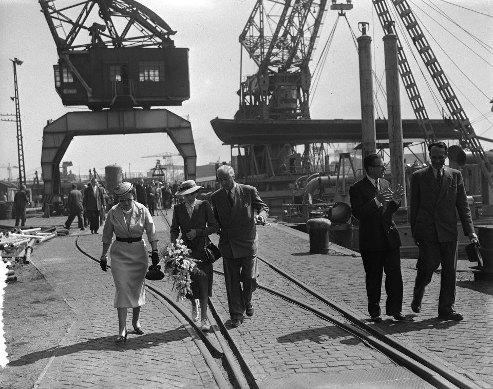 Tewaterlating snijkopzuiger werf Gusto Schiedam, Bestanddeelnr 906-4588