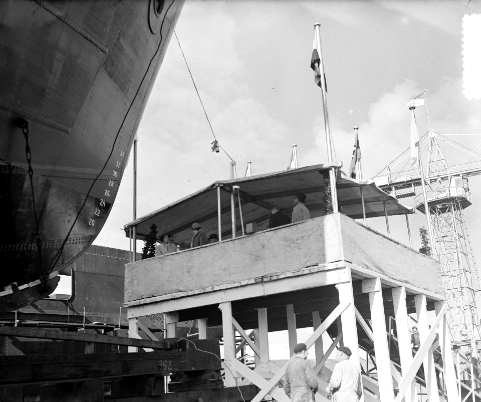 Tewaterlating schip voor Indonesie Djadajat bij Verschure en Co. te Amsterdam, Bestanddeelnr 905-3546