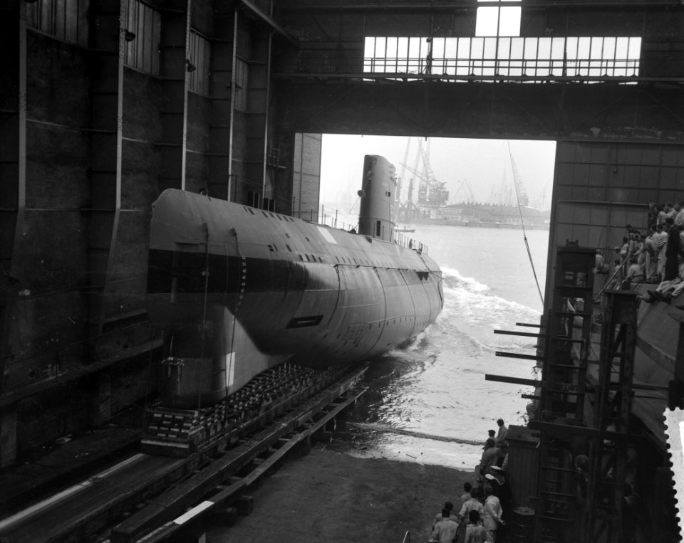 Tewaterlating nieuwe onderzeeer Dolfijn te Rotterdam, Bestanddeelnr 910-3914