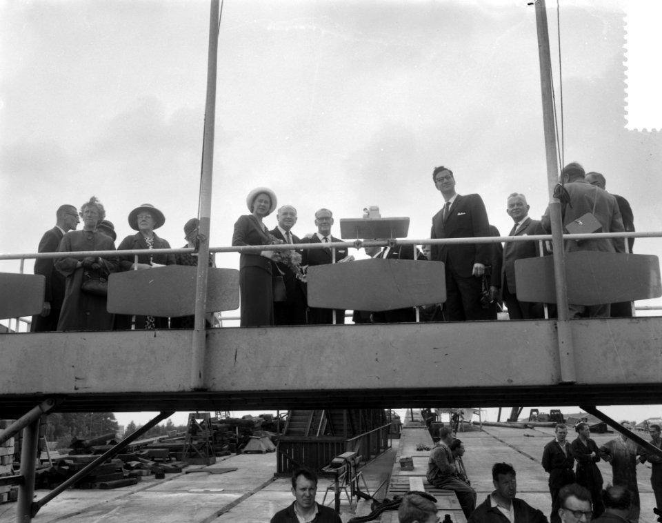 Tewaterlating Pionier 2 bij Zaanlandse Scheepsbouw Mij, Bestanddeelnr 916-7039