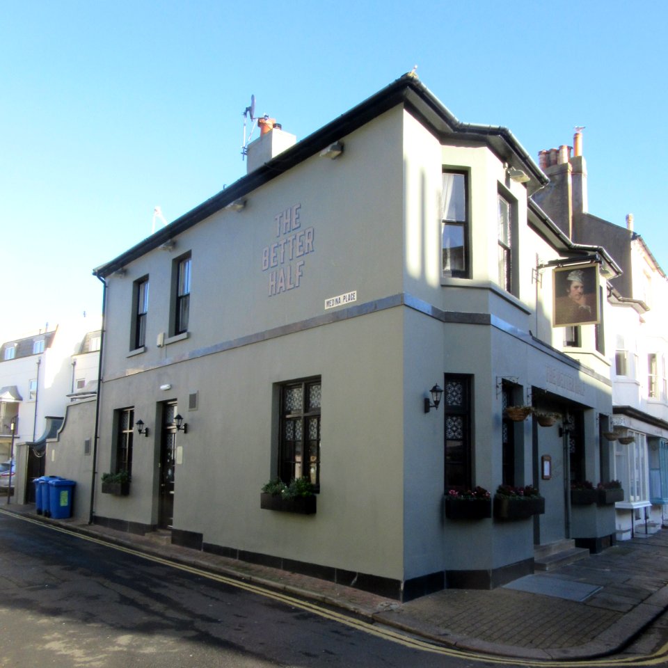 The Better Half pub (formerly The Red Lion), Hove Place, Hove (January 2017) (1)