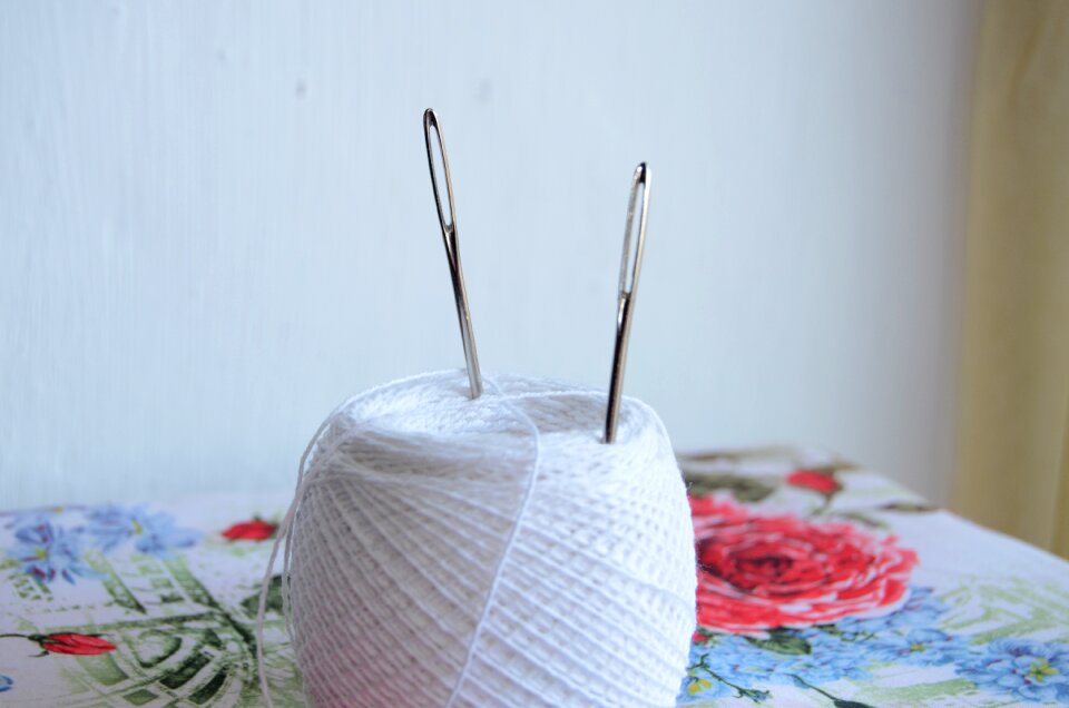 Knitting tangle white thread