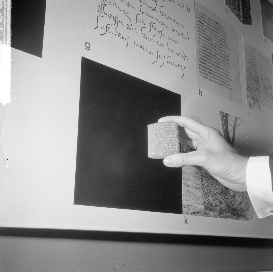 The art of writing, Unesco-tentoonstelling in het Instituut voor Nijverheid en T, Bestanddeelnr 917-1460