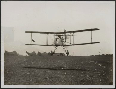 The Commander starting off on a raid, Bestanddeelnr 158-2696