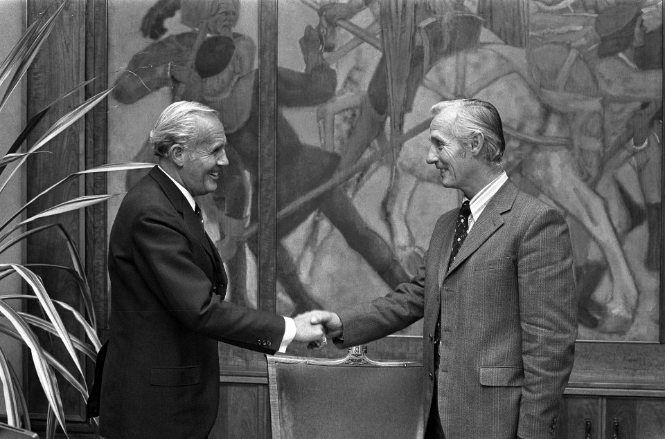 Th. C. J. Sanders benoemd tot hoofdcommissaris van politie van Amsterdam, hoofdc, Bestanddeelnr 927-4327