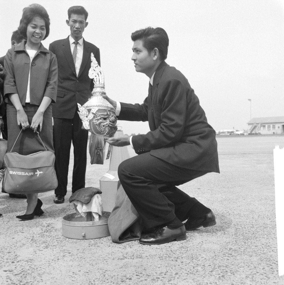 Thailandse dansgroep Thakavali op Schiphol, Bestanddeelnr 914-1812