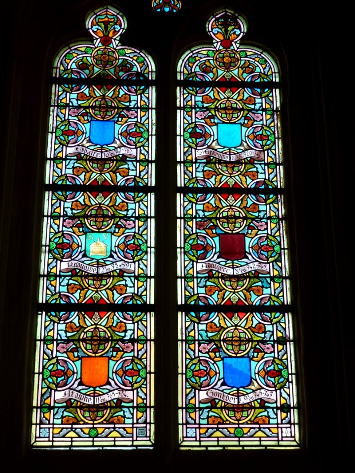 Thérouanne (Pas-de-Calais, Fr) église Saint-Martin, vitraux des soixante évêques 02