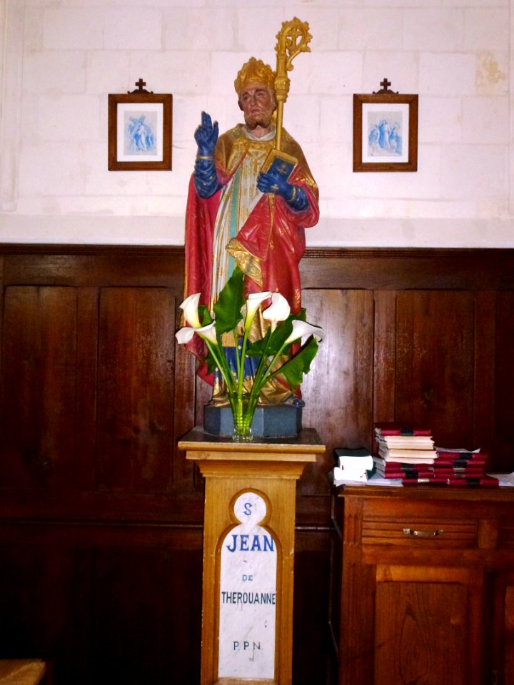 Thérouanne (Pas-de-Calais, Fr) église Saint-Martin, statue Saint Jean de Thérouanne, évêque