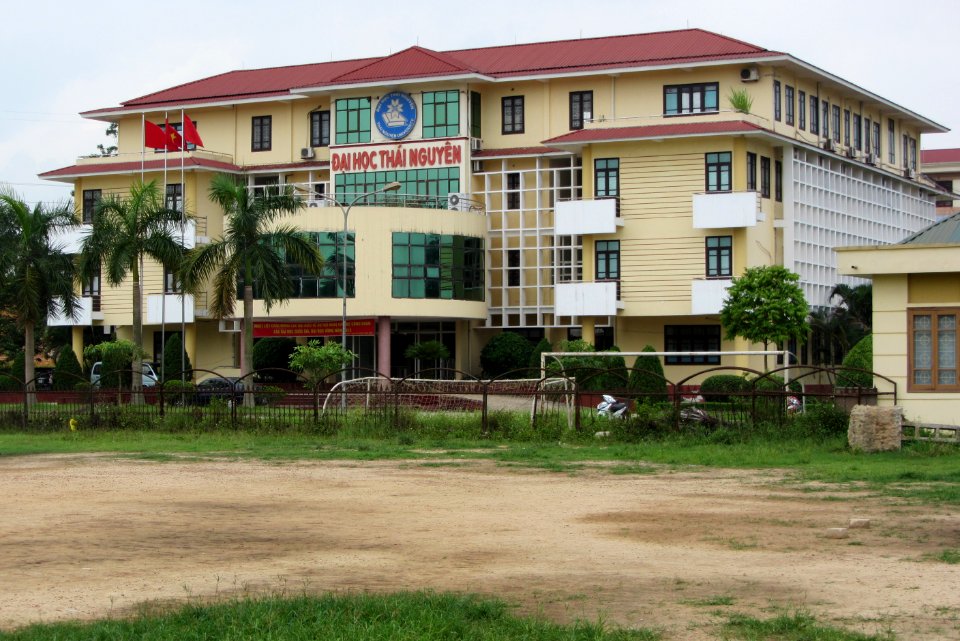 ThaiNguyenUniversity-mainadmin-bldg