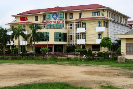 ThaiNguyenUniversity-mainadmin-bldg