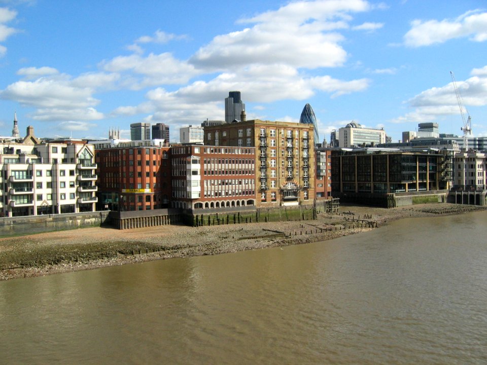Thames-north-bank-20040918-004