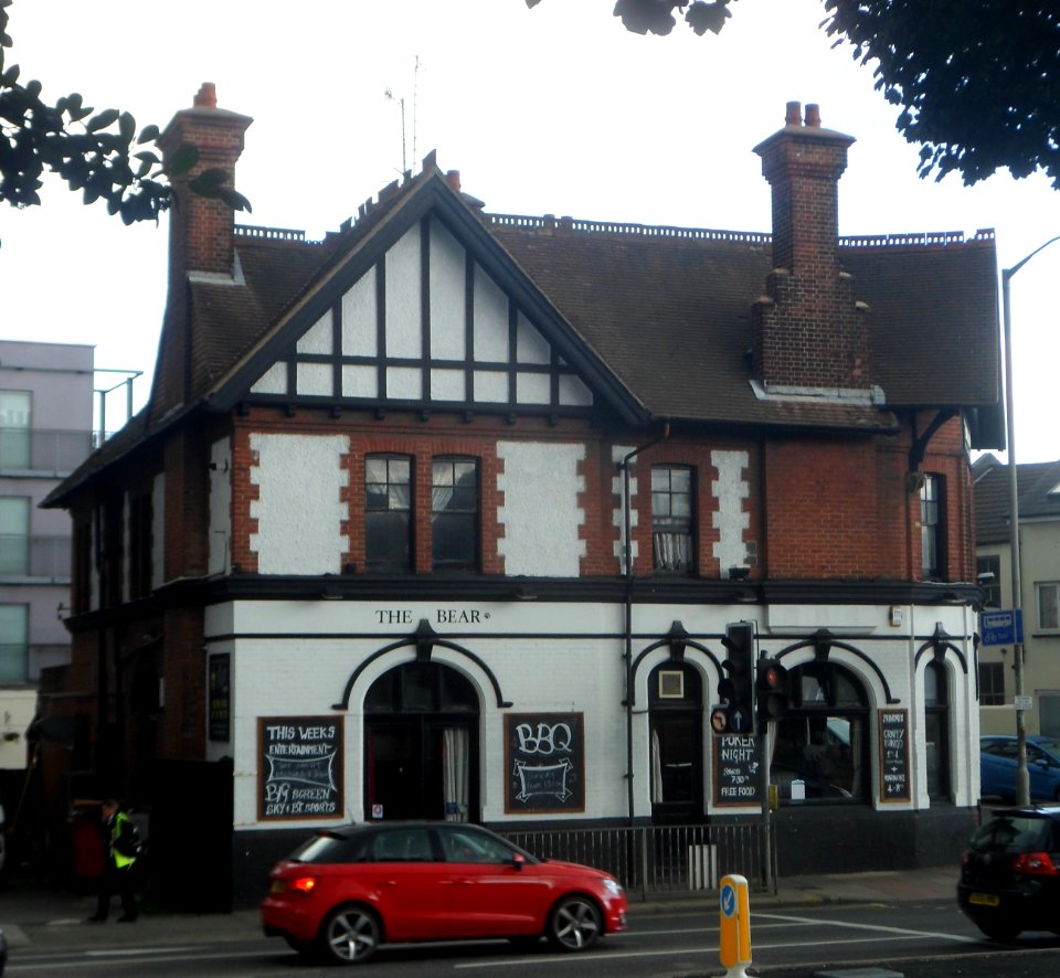 The Bear Inn, Junction of Lewes Road and Bear Road, Brighton (August 2014)