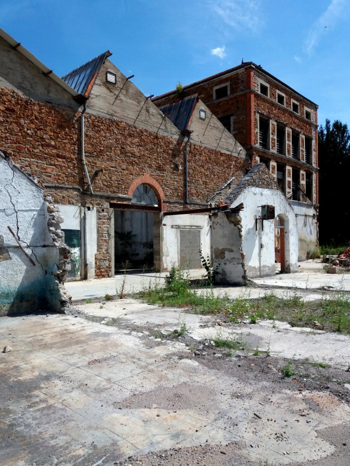Thizy-les-Bourgs - Teinturerie - Extérieur 02