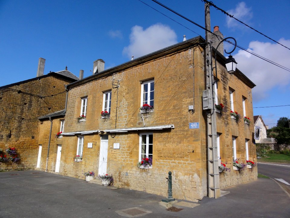 This (Ardennes) mairie