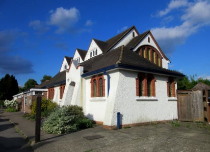 Thames Ditton United Reformed Church, Speer Road, Thames Ditton (June 2015) (2)