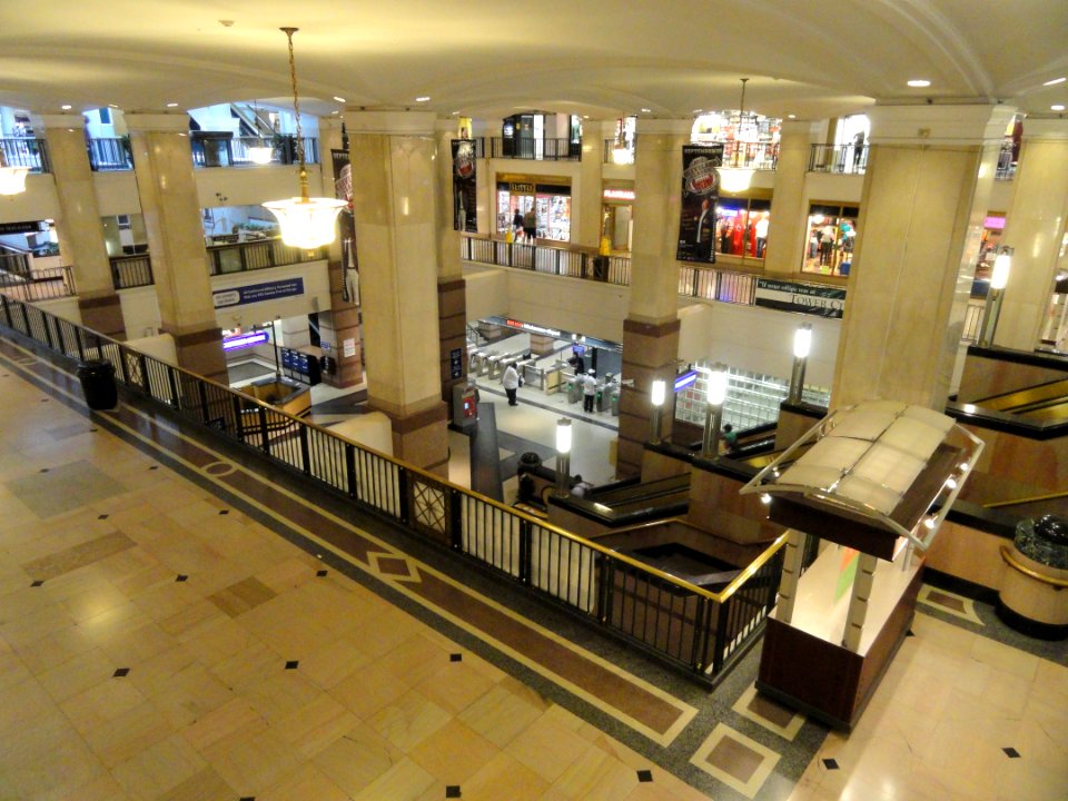 The Avenue at Tower City Center - Cleveland, Ohio - DSC08004
