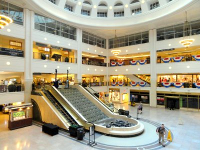 The Avenue at Tower City Center - Cleveland, Ohio - DSC08001