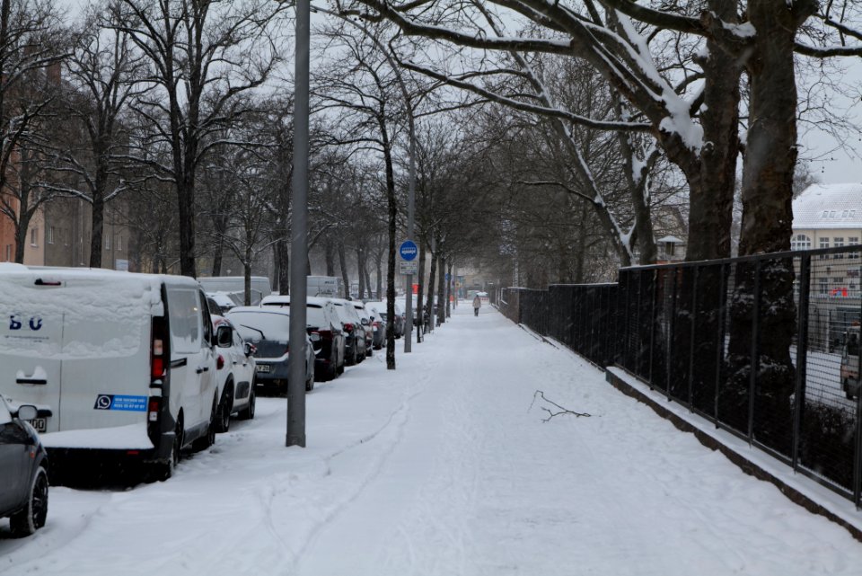 Thorwaldsenstraße Berlin-Steglitz with snow 2021-02-08 01