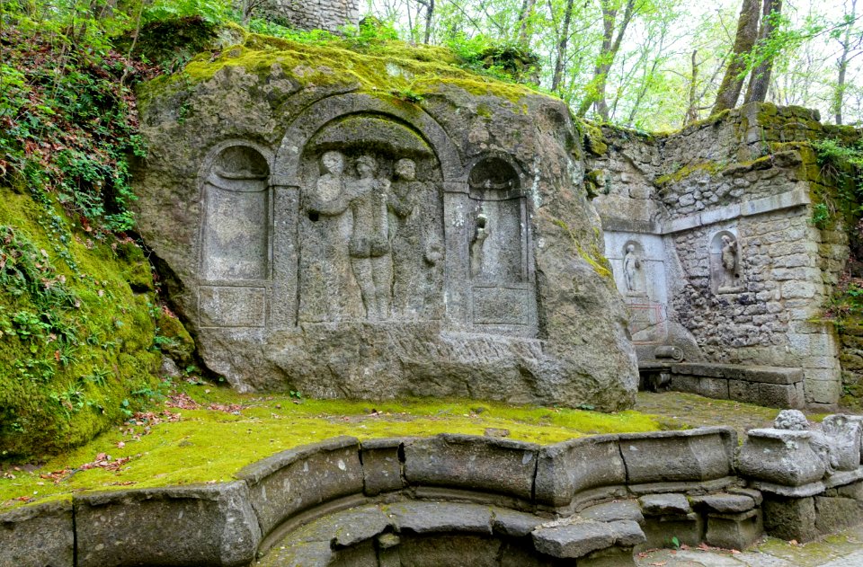 Three Graces and Nymphaeum - Parco dei Mostri - Bomarzo, Italy - DSC02500