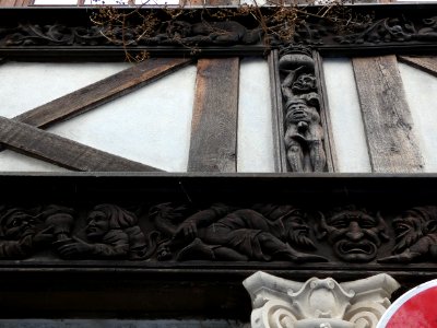 Thonon-les-Bains - Château de Bellegarde - Frise (détail) 02