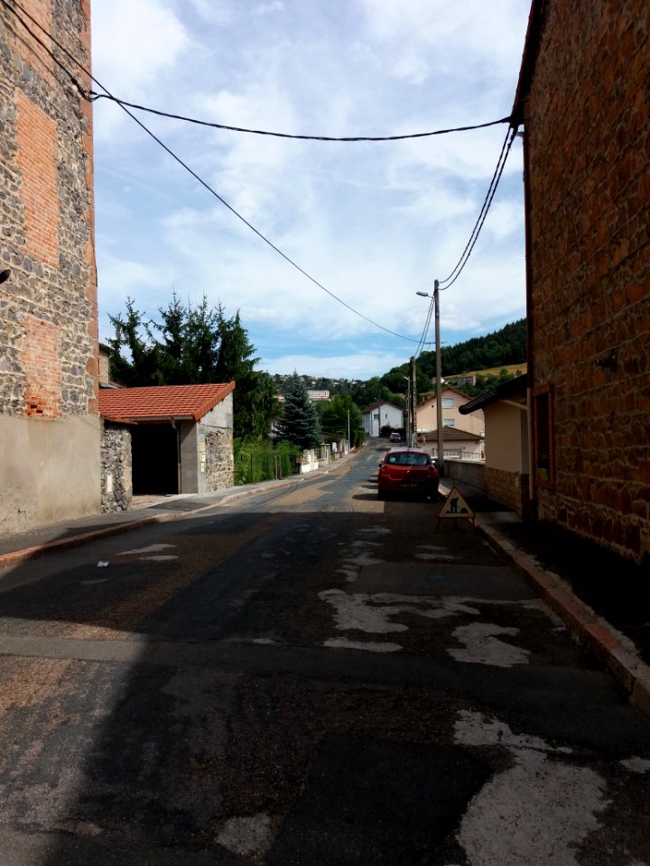 Thizy-les-Bourgs - Rue Victor Hugo - Depuis la rue Jean-Baptiste Fournier