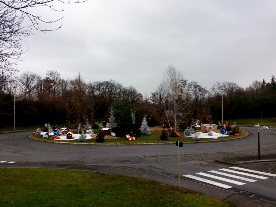 Thonon-les-Bains - Avenue de Thuyset - Rond-point de Noël