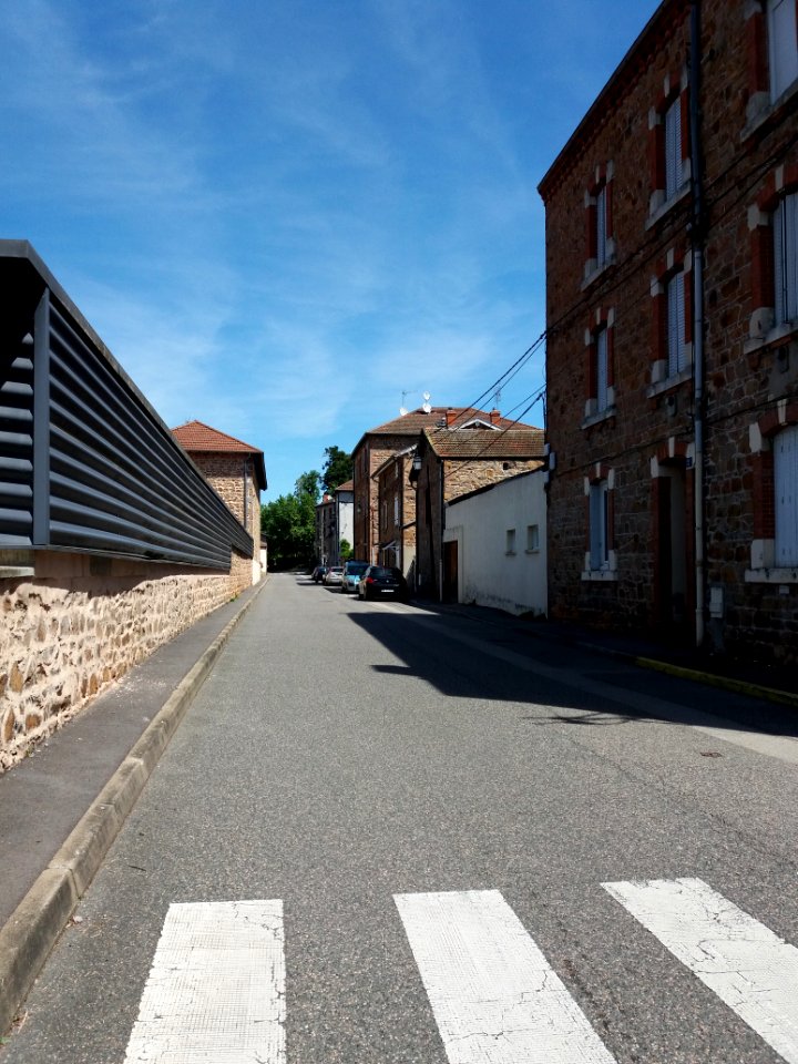 Thizy-les-Bourgs - Rue Roger Salengro - Depuis la rue Jean-Baptiste Fournier