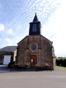 This (Ardennes) église, façade