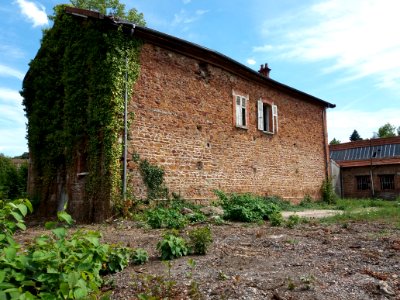 Thizy-les-Bourgs - Ancienne teinturerie - Maison au toit éventré