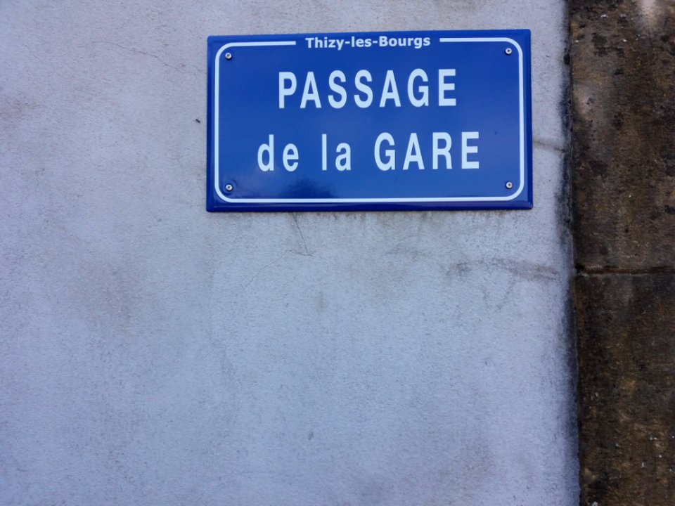 Thizy-les-Bourgs - Passage de la Gare - Plaque