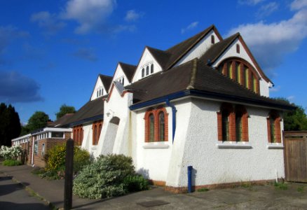 Thames Ditton United Reformed Church, Speer Road, Thames Ditton (June 2015) (1)