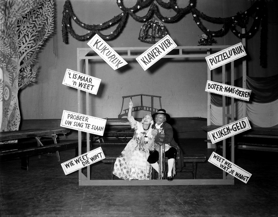 Thomasvaer (Paul Huf) en Pieternel (Mimi Bosnach), Bestanddeelnr 909-2190
