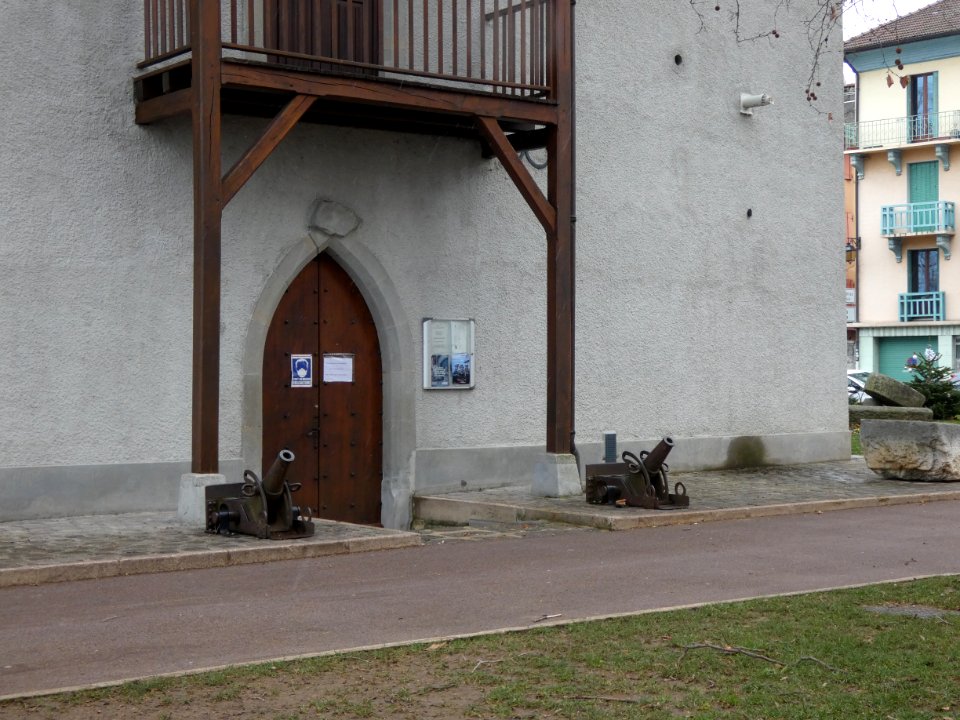 Thonon-les-Bains - Square Eberbach - Porte avec canons